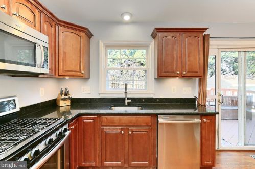5424 Rilian Ct, Springfield VA  22015-2171 exterior
