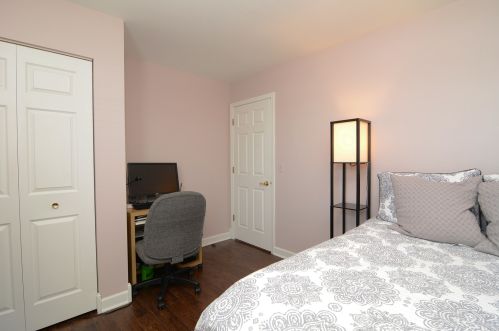 1198 Knollwood Dr, Carol Stream IL  60188-2943 exterior