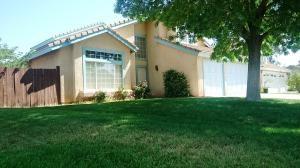 3335 Honeysuckle Ave, Palmdale, CA 93550-1305