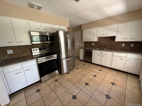 8196 Lehigh Ave, Denver CO  80237-1533 exterior