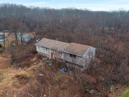 635 Town Farm Rd, Glocester, RI 02859-2415