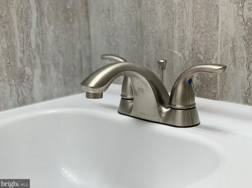 5316 12 St, Philadelphia PA 19122-4003 exterior