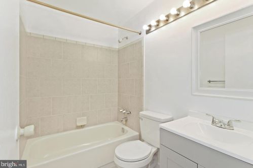 7350 Kerry Hill Ct, Columbia MD  21045-5034 exterior