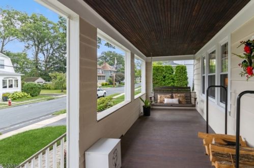 61 Hillside Ave, Chatham Township, NJ 07928-2319