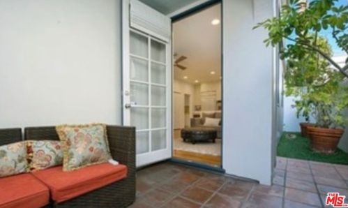 817 17th St, Santa Monica CA  90403-1969 exterior