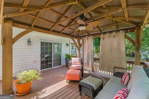 1339 Elizabeth Ln, Atlanta GA  30344-1724 exterior