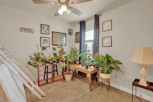 1525 Treeta Trl, Uhland TX 78640 exterior