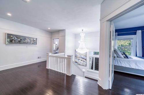 1616 Wabasso Way, Glendale CA  91208-2441 exterior