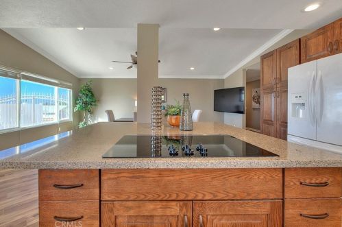 8582 Running Gait Ln, Riverside CA  92509-5106 exterior