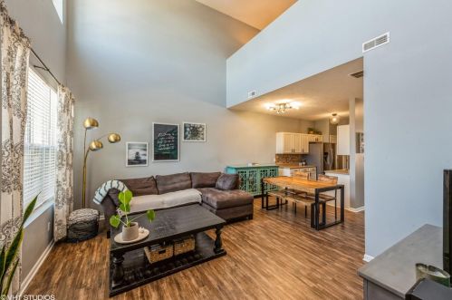 11486 Kentucky St, Crown Point, IN 46307-7149