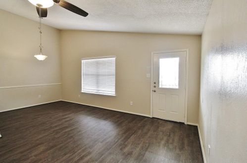 1114 Suburban St, Cedar Hill TX  75104-3255 exterior