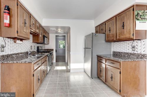 14895 Emberdale Dr, Woodbridge, VA 22193-2680
