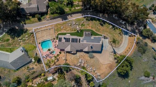 1876 Lisbon Ln, El Cajon, CA 92019-3485