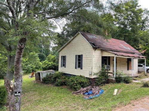 345 Cedar St, Social Circle, GA 30025-3056
