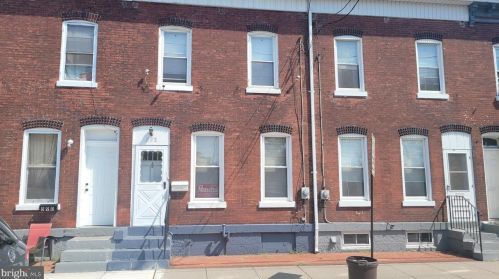 892 Lamberton St, Trenton, NJ 08611-3410