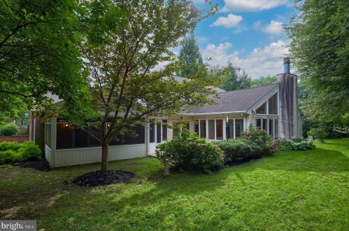 1455 Country Club Dr, Lancaster PA  17601-5211 exterior