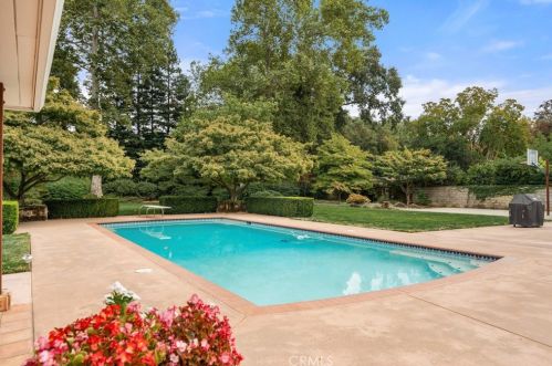 881 Filbert Ave, Chico, CA 95926-4015