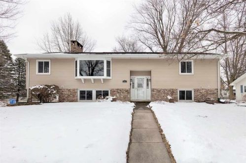 321 Prestien Dr, Denver IA  50622-9549 exterior