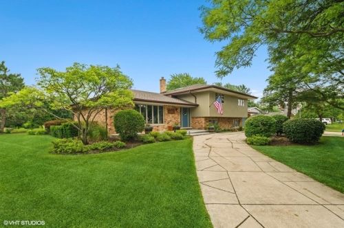 12755 Sycamore Ln, Palos Heights, IL 60463-1936