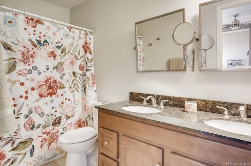 16171 Phillips Dr, Englewood CO 80112-4603 exterior