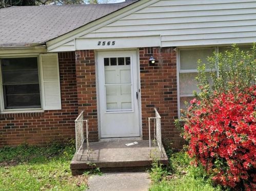 2565 Delowe Dr, Atlanta, GA 30344-2344