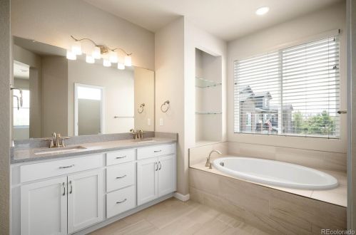 14665 Belleview Dr, Aurora CO 80015-4157 exterior