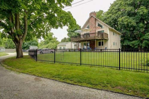 1 Indian Ter, Middletown, RI 02842-5721