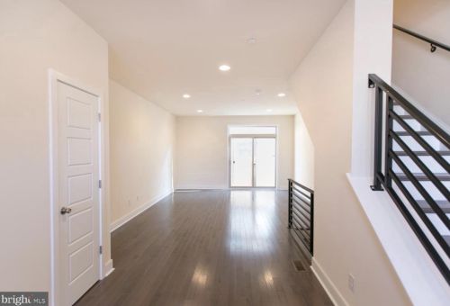 1315 20 St, Philadelphia PA 19146-4303 exterior