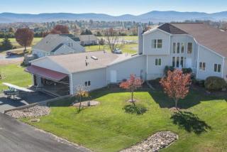 29 Lockheed Blvd, Waynesboro, VA 22980-6525