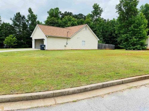 10 Barberry Cir, Porterdale, GA 30016-6504