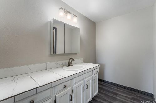 8242 Tamarac St, Englewood CO 80112-3233 exterior