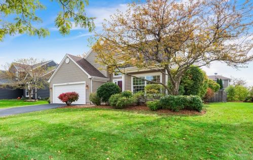 1595 Autumncrest Dr, Bull Valley, IL 60014-2947