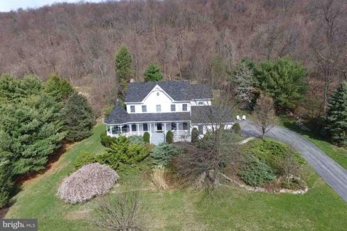 2374 Frst Hl Dr, Harrisburg PA  17112-1088 exterior