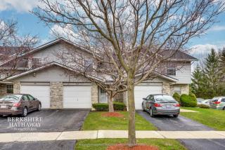 679 Tamarac Blvd, Addison, IL 60101-1690