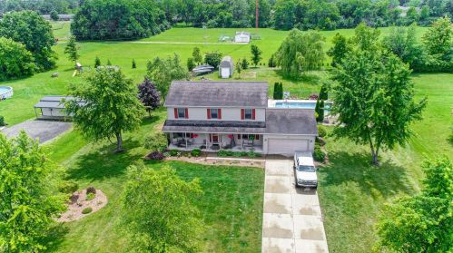 3297 Maple Grove Rd, Springfield, OH 45504-4375