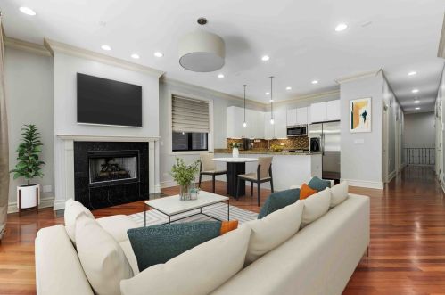 3641 Ashland Ave, Chicago, IL 60613-5834