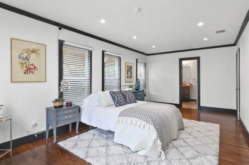 4247 Cresthaven Rd, Dallas TX  75209-3009 exterior