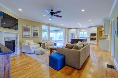 6 Bridle Path Dr, Southington, CT 06489-4045