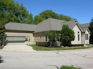 3176 Melbury Dr, Columbus OH  43221-4933 exterior