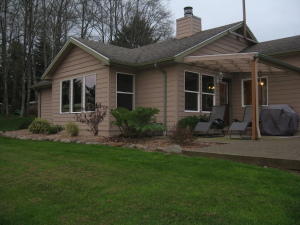 995 Hollyridge Dr, Lees Camp, OR 97141-8660
