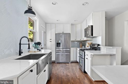 407 Greenbrier Dr, Silver Spring MD 20910-4230 exterior