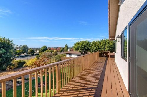 2063 Grandview St, Oceanside CA  92054-5618 exterior