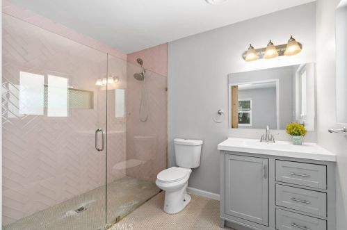 8188 Sherwood Pl, Riverside CA  92504-3440 exterior