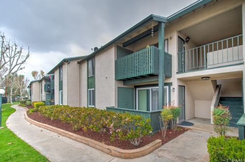 23254 Orange Ave, El Toro, CA 92630-6952