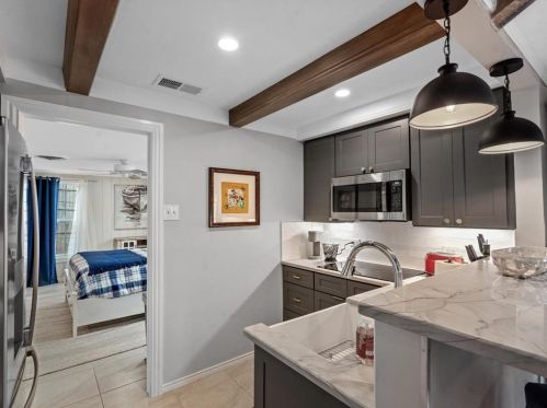 6116 Locke Ave, Fort Worth TX  76107-5515 exterior