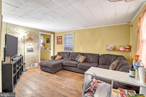 19 Dresden Ave, Trenton, NJ 08610-6424