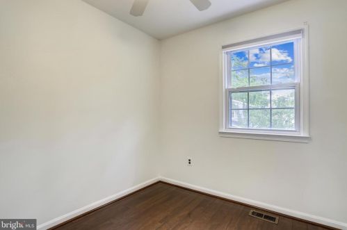 9270 Sprucewood Rd, Springfield VA  22015-3559 exterior