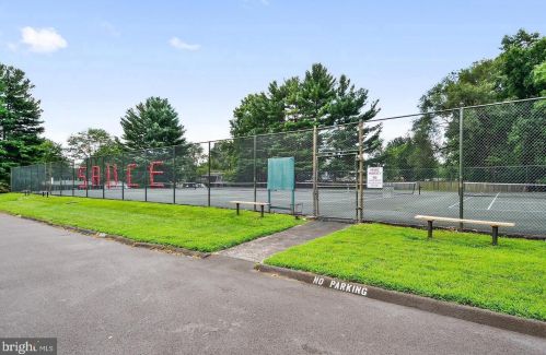 2612 Belle Crest Ln, Silver Spring MD 20906-3173 exterior