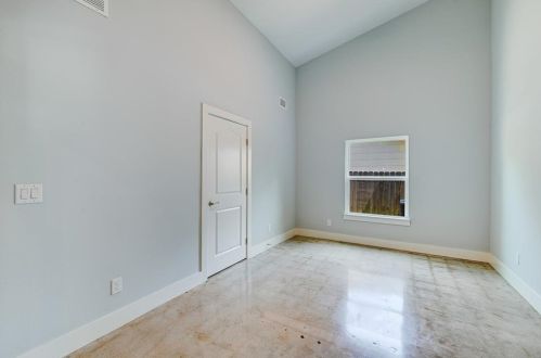 8208 Burrell Dr, Austin TX  78757-8339 exterior