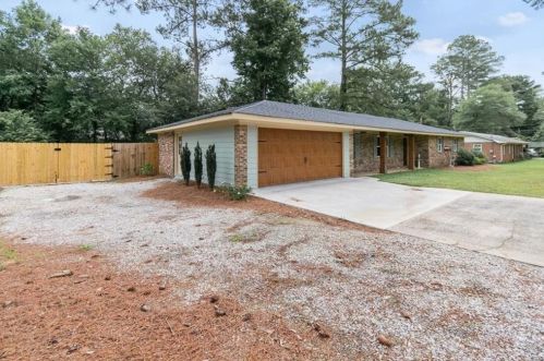 90 Woodland Dr, Carrollton, GA 30117-7529